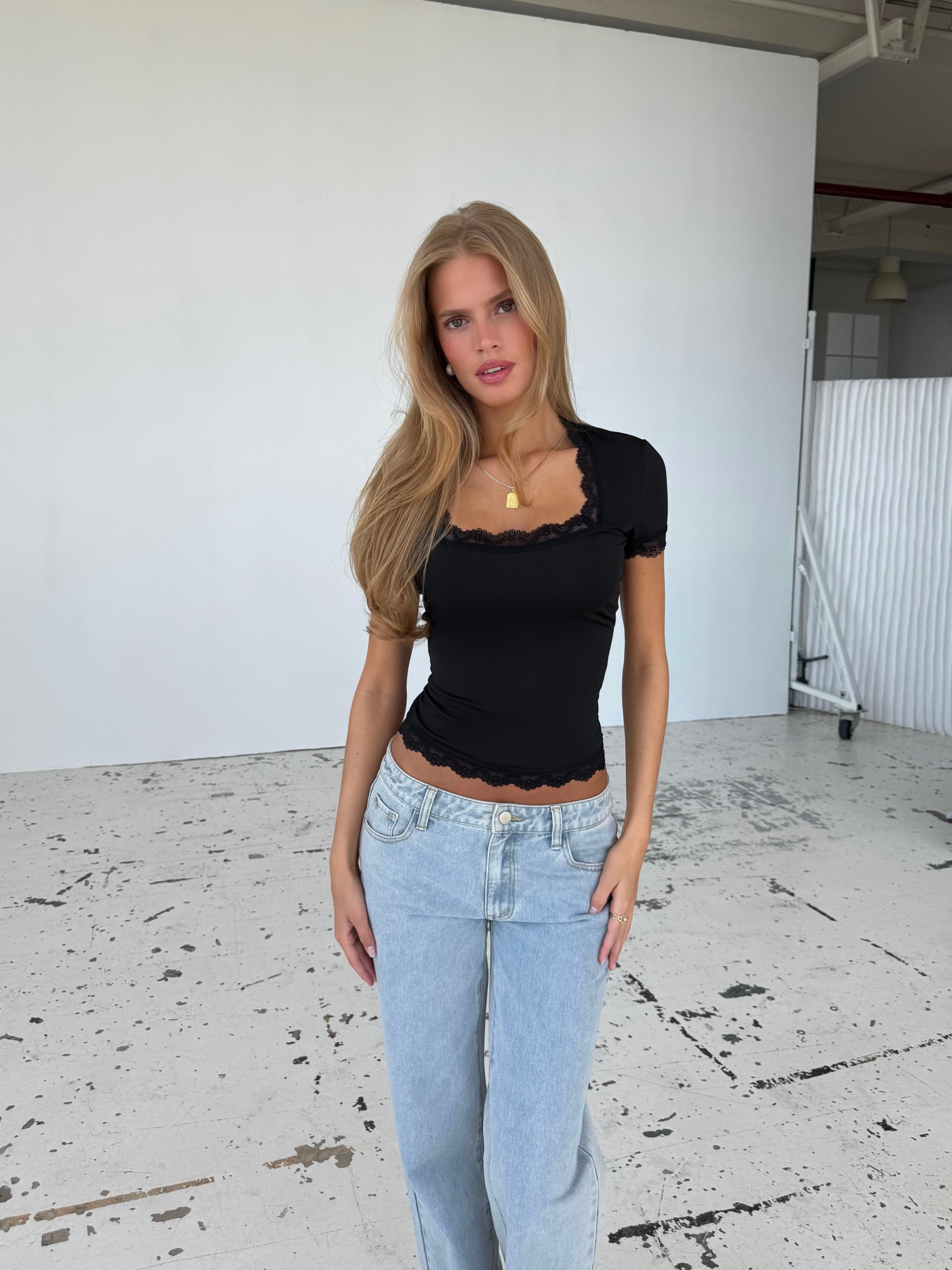 Blair basic lace tee - sort