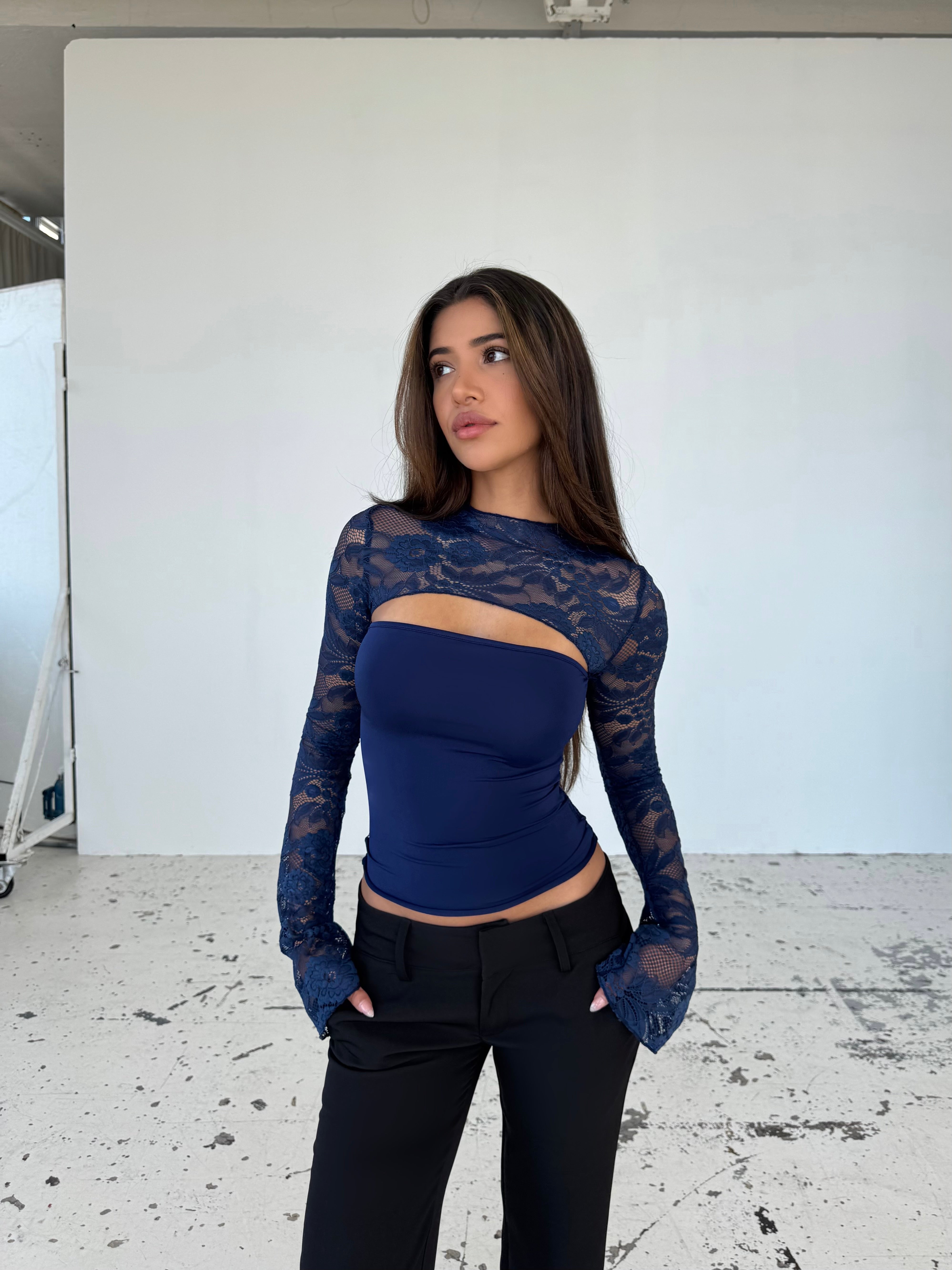 Lara lace long sleeve top - mørk blå