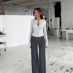 Button low waist bukser - mørk grå stribet