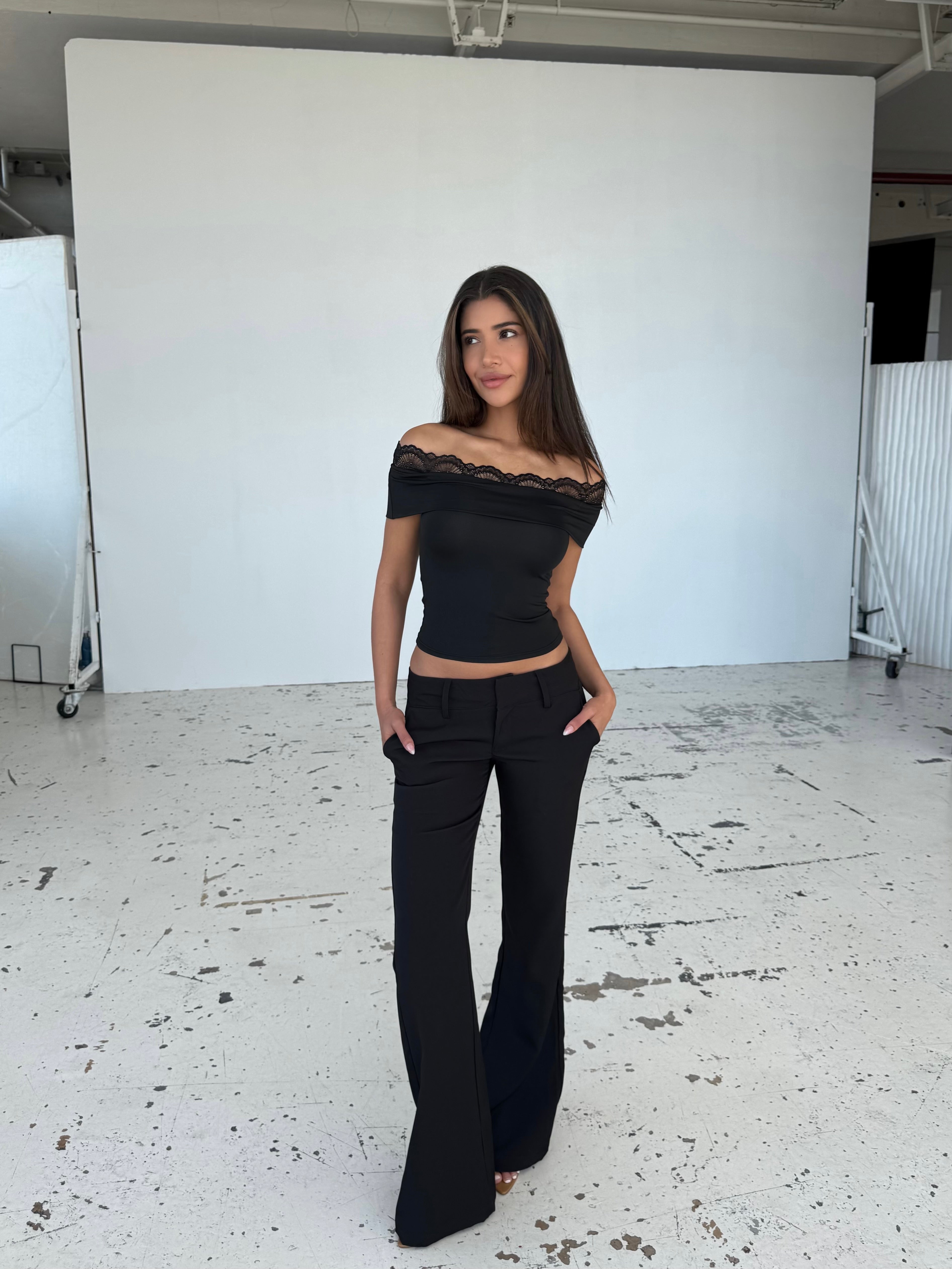 Leda lace top - sort