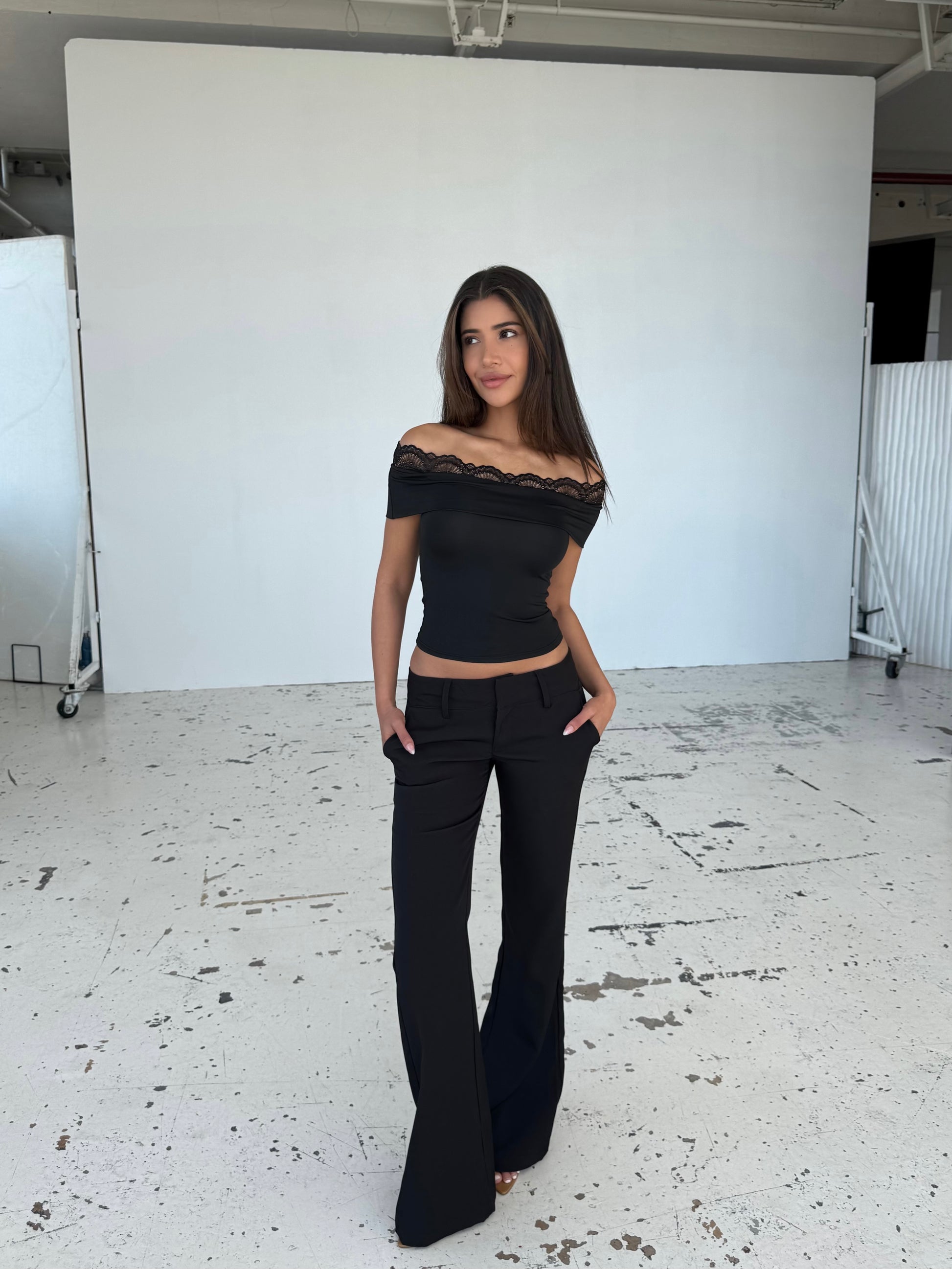 Leda lace top - sort