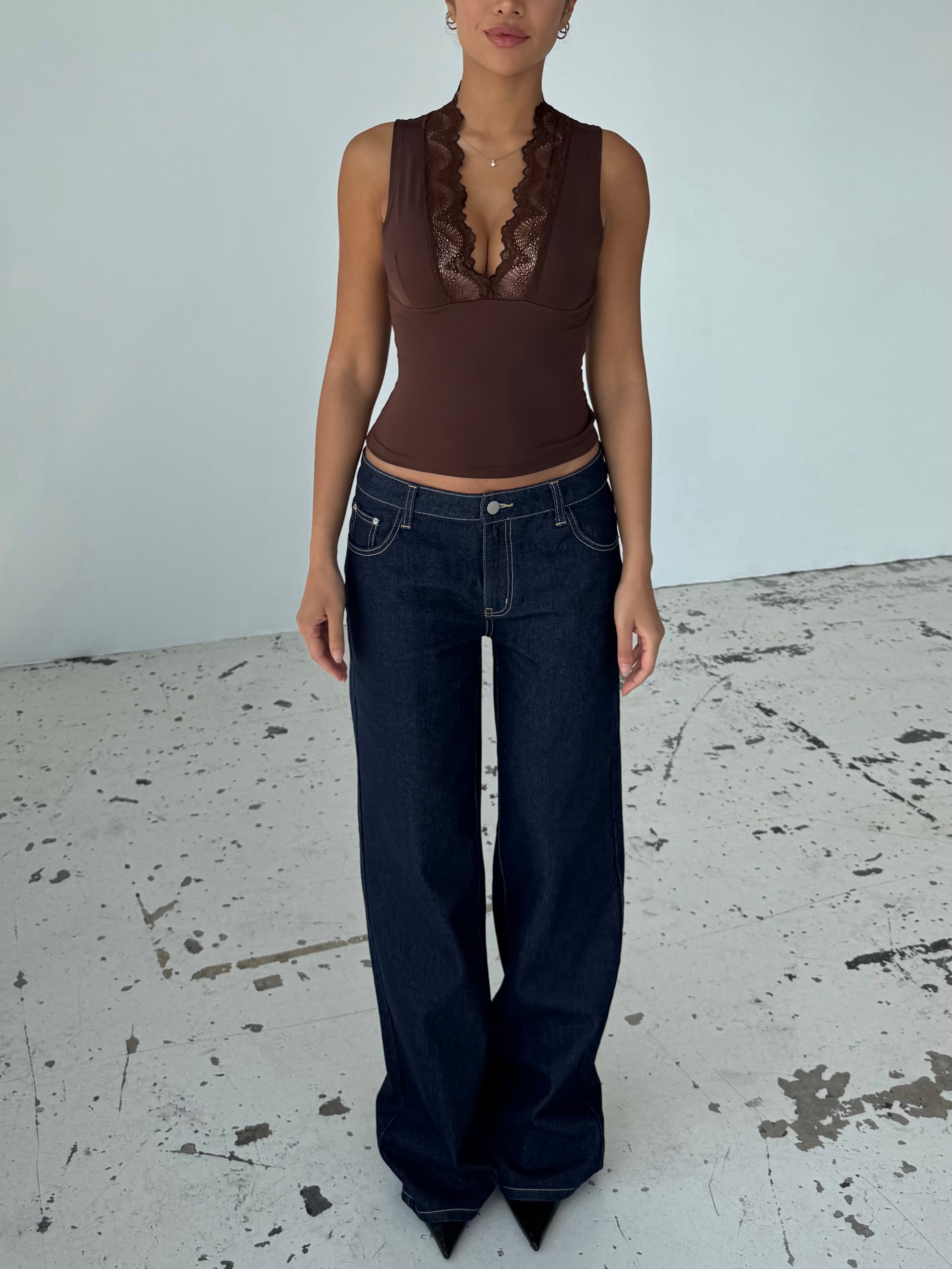 Lucia basic lace top - mørk brun