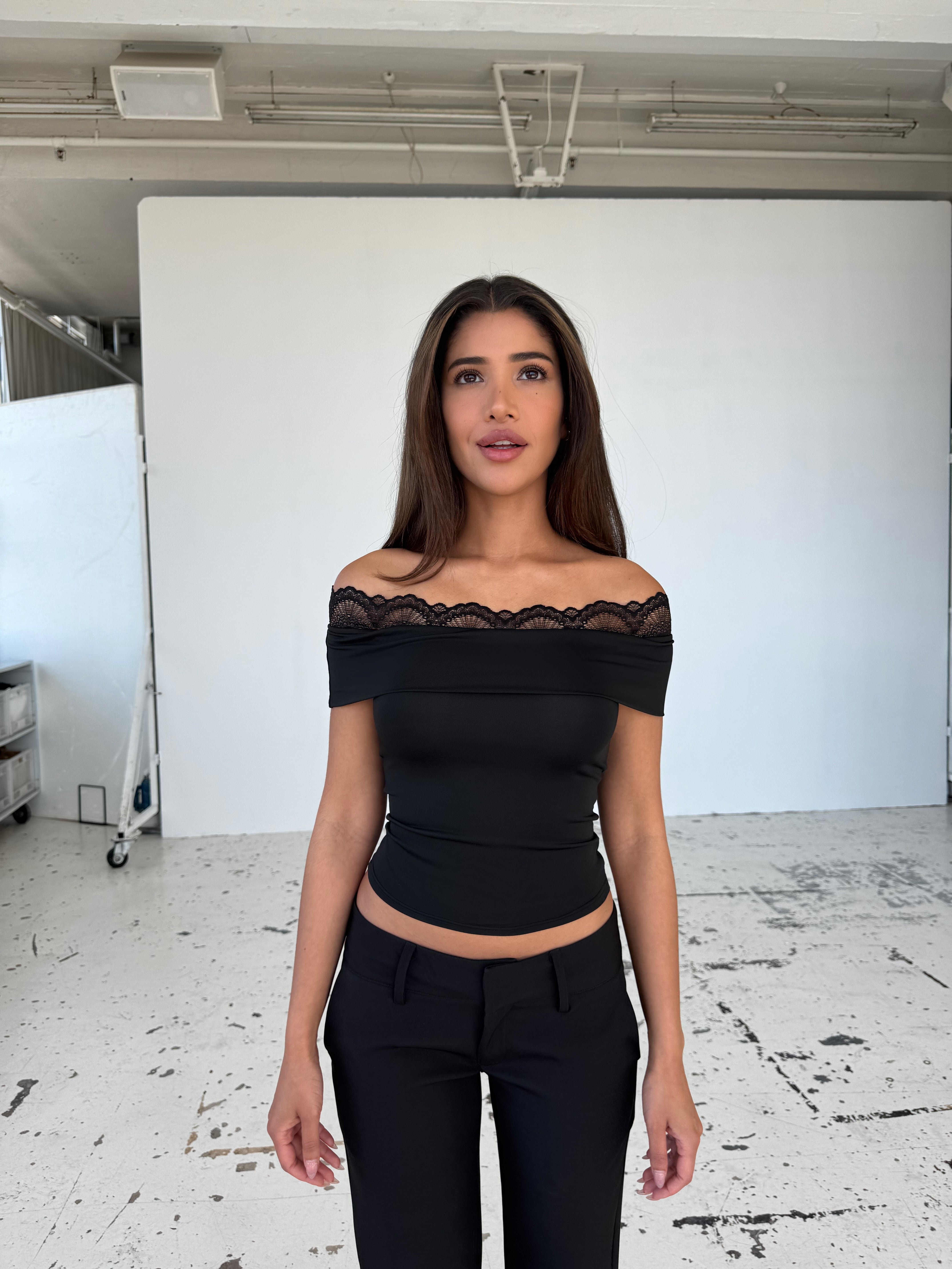 Leda lace top - sort