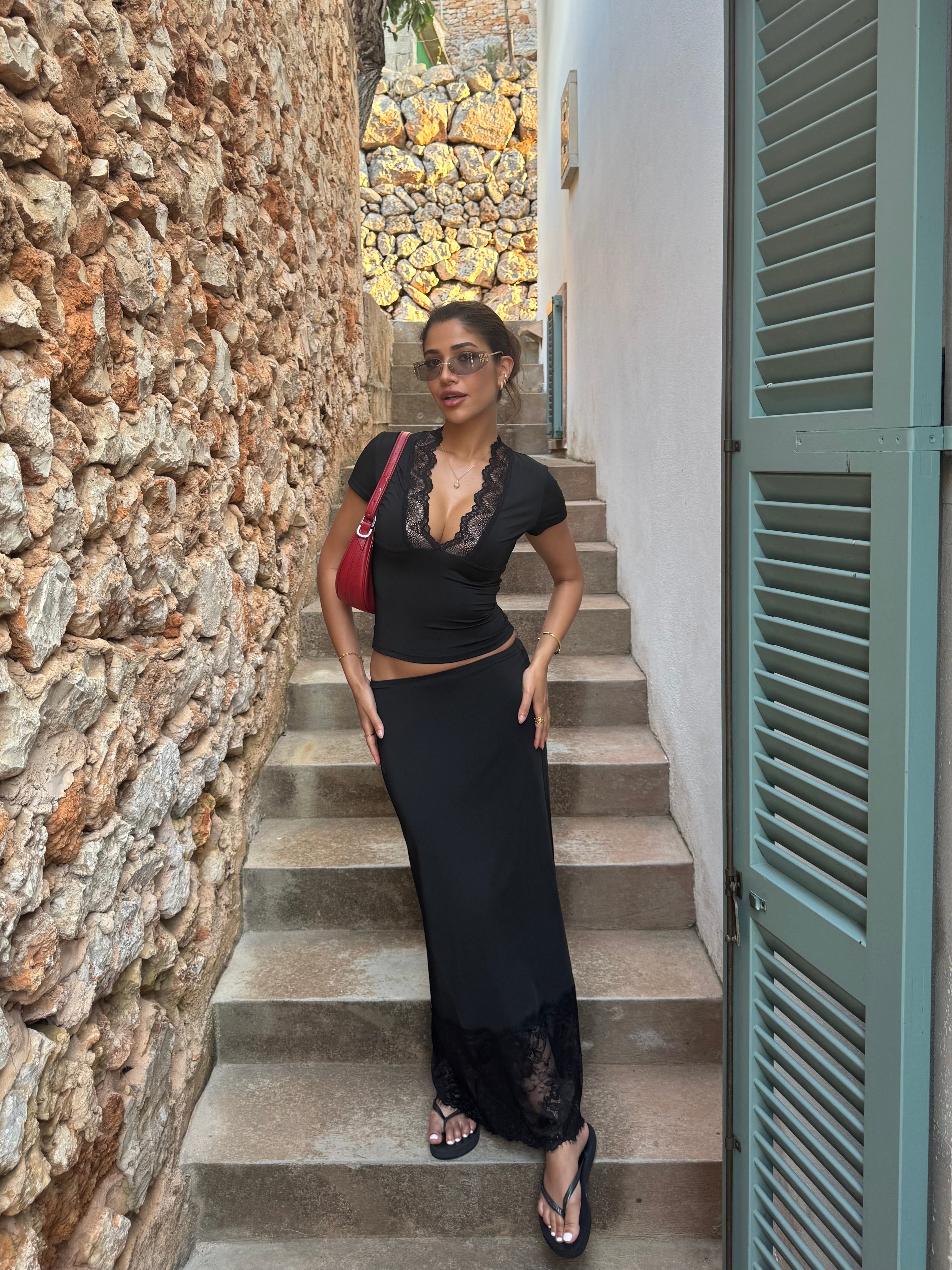 Maxi lace skirt - sort