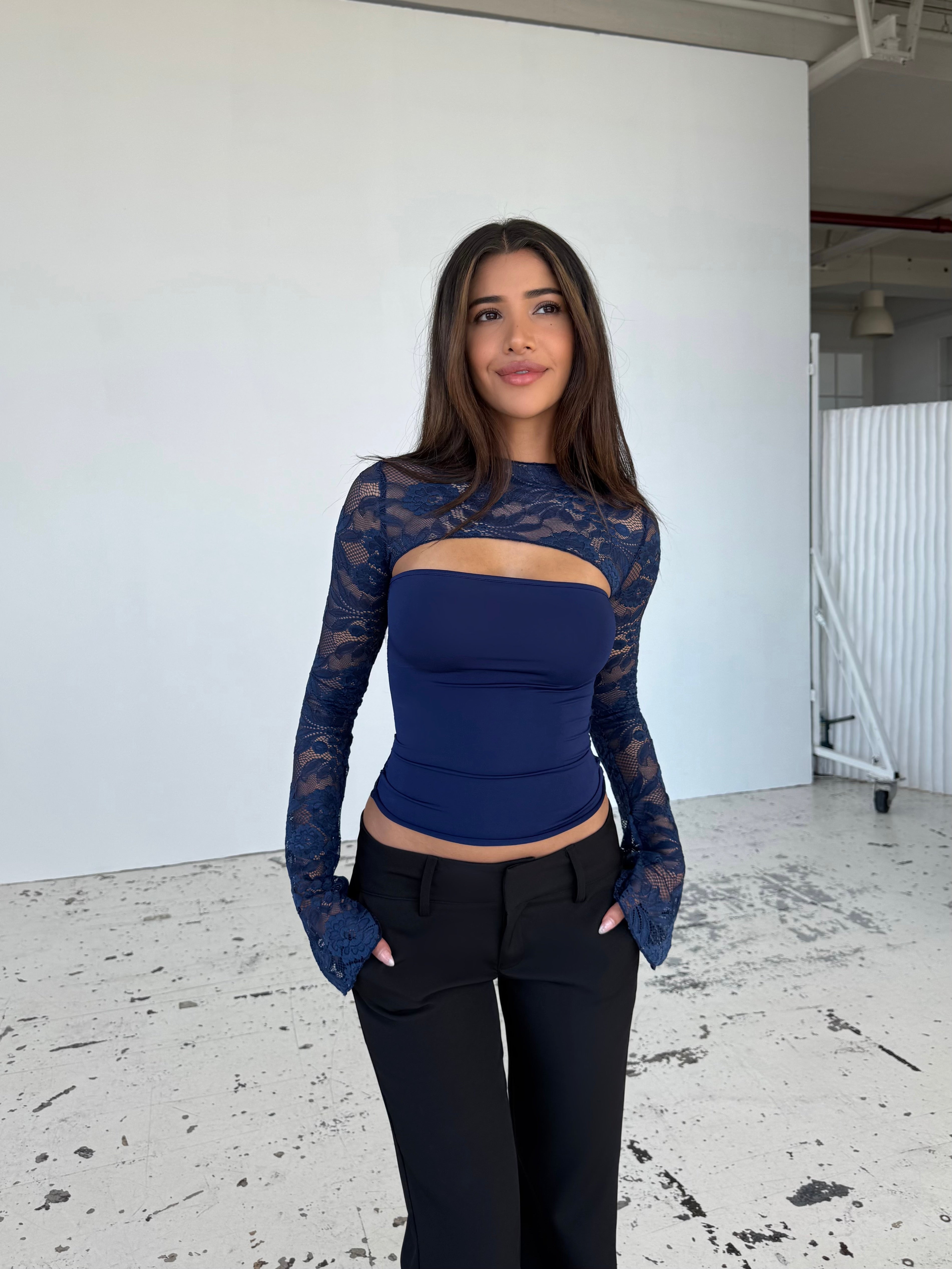 Lara lace long sleeve top - mørk blå