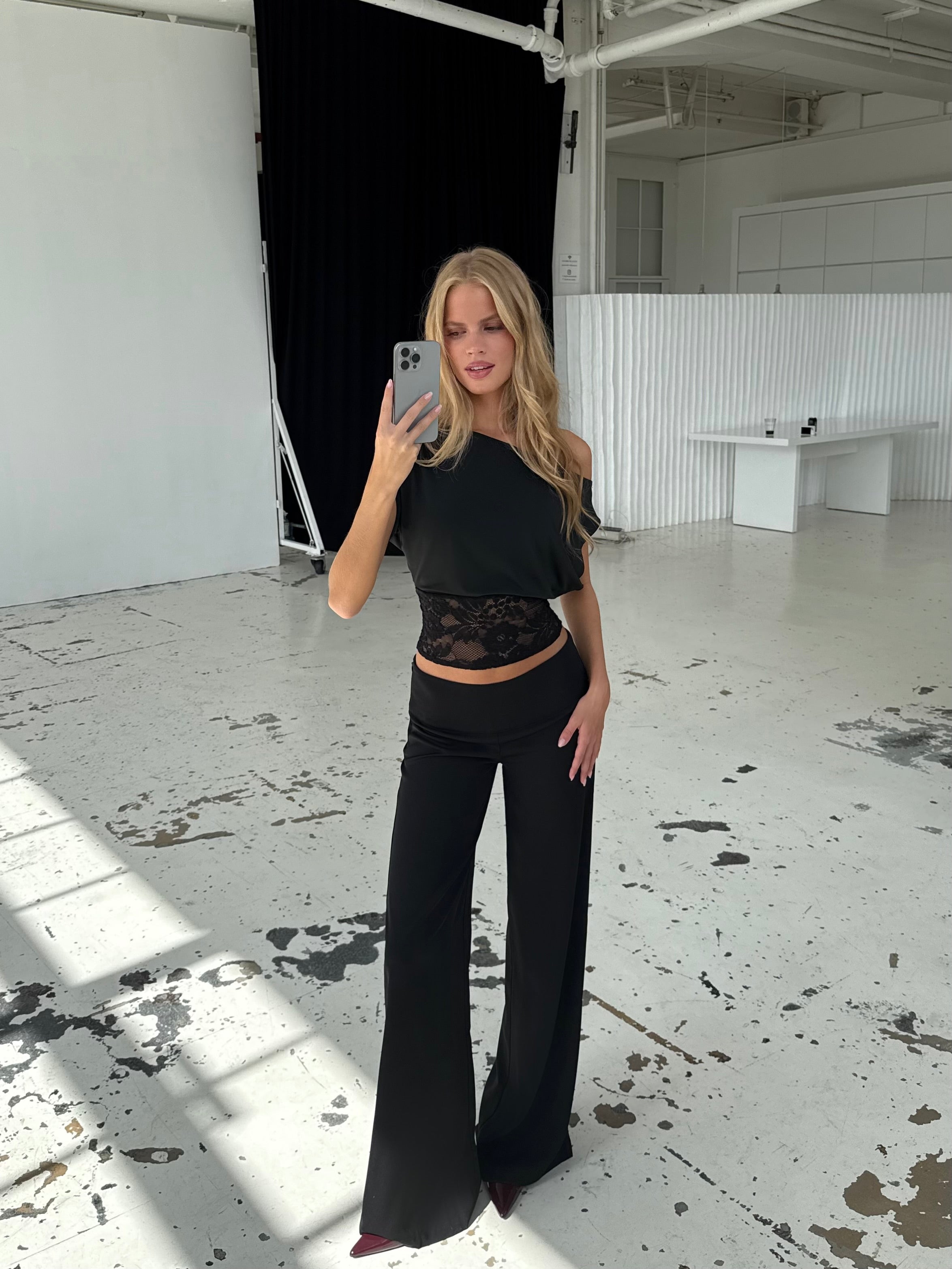 Hera basic lace top - sort